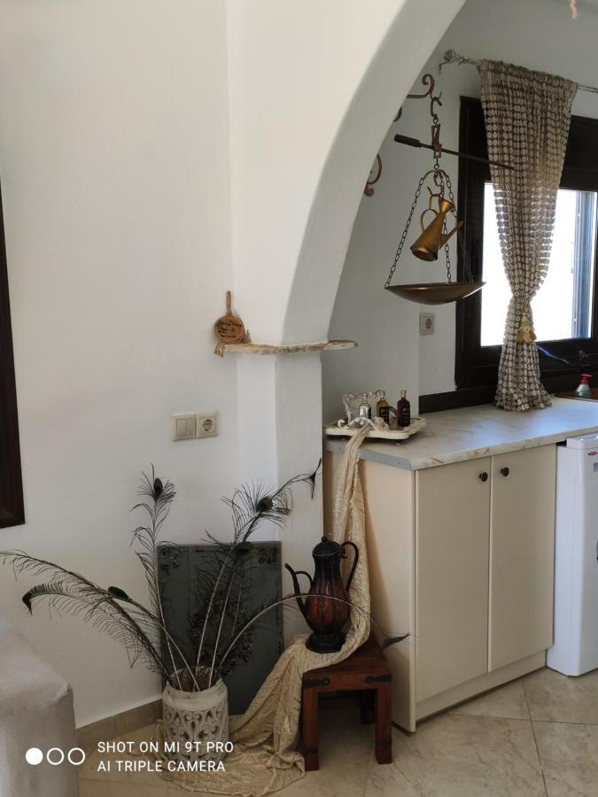 Bella Vista Apartment Kamilari Eksteriør billede